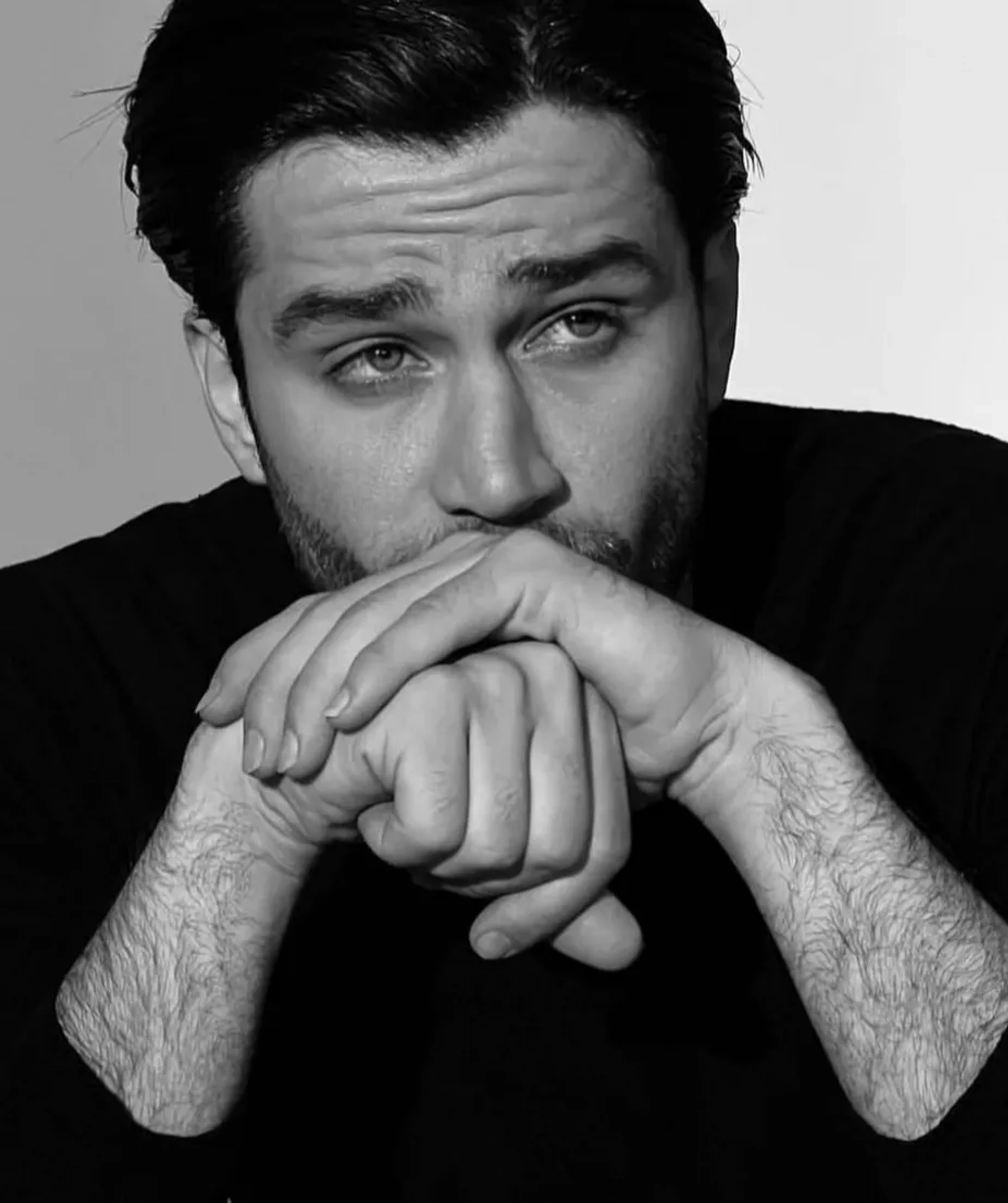 مصاحبه‌ای از دانیال پورصباح (منصور در بامداد خمار) که وایرال شد