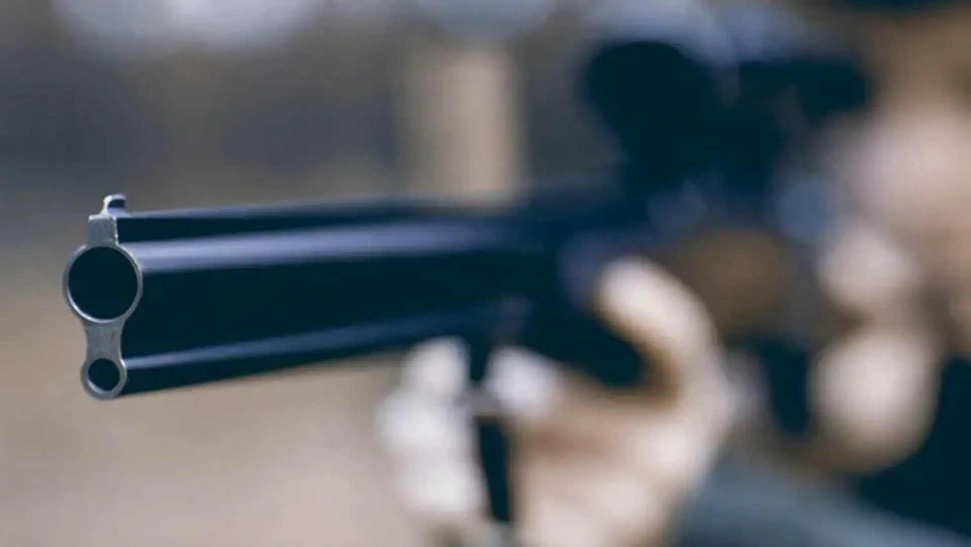 ماجرایی با روایت خبرنگاران فارس؛ رابطه ع.ش با دختر نامزد‌دار و اسلحه کشیدن سر صحنه!