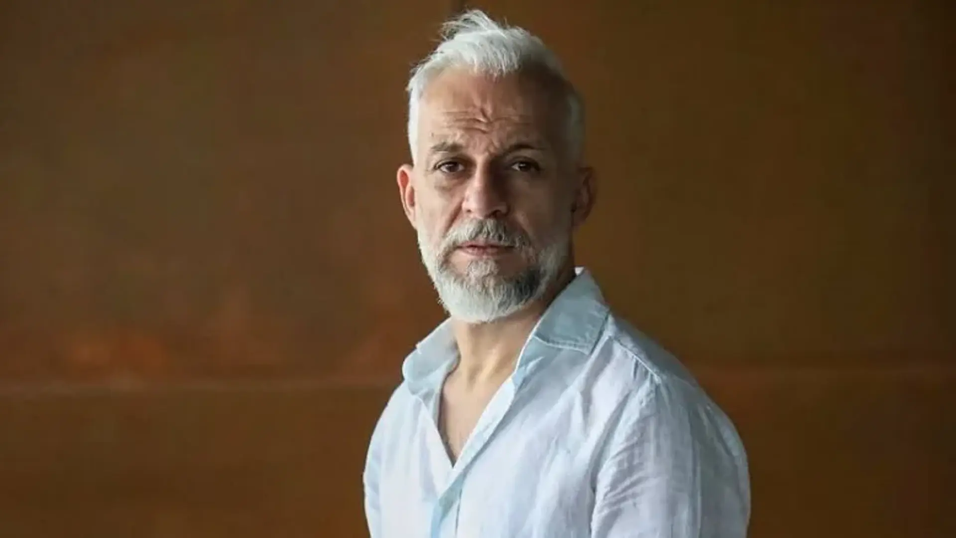 نمایش «ماهی بلژیکی» با حضور کاظم سیاحی به روی صحنه می‌رود