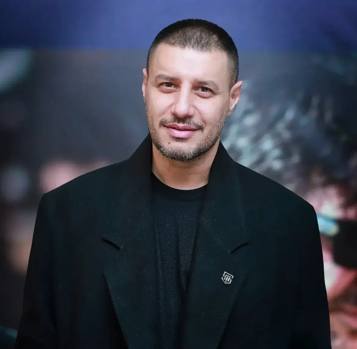 هومن سیدی و جواد عزتی با استایل مشابه در اکران مردمی سریال «وحشی» 2