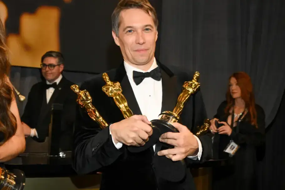 شوک به دیزنی و پیروزی یوتیوب: جزئیات قرارداد ۹ رقمی که هالیوود را لرزاند 