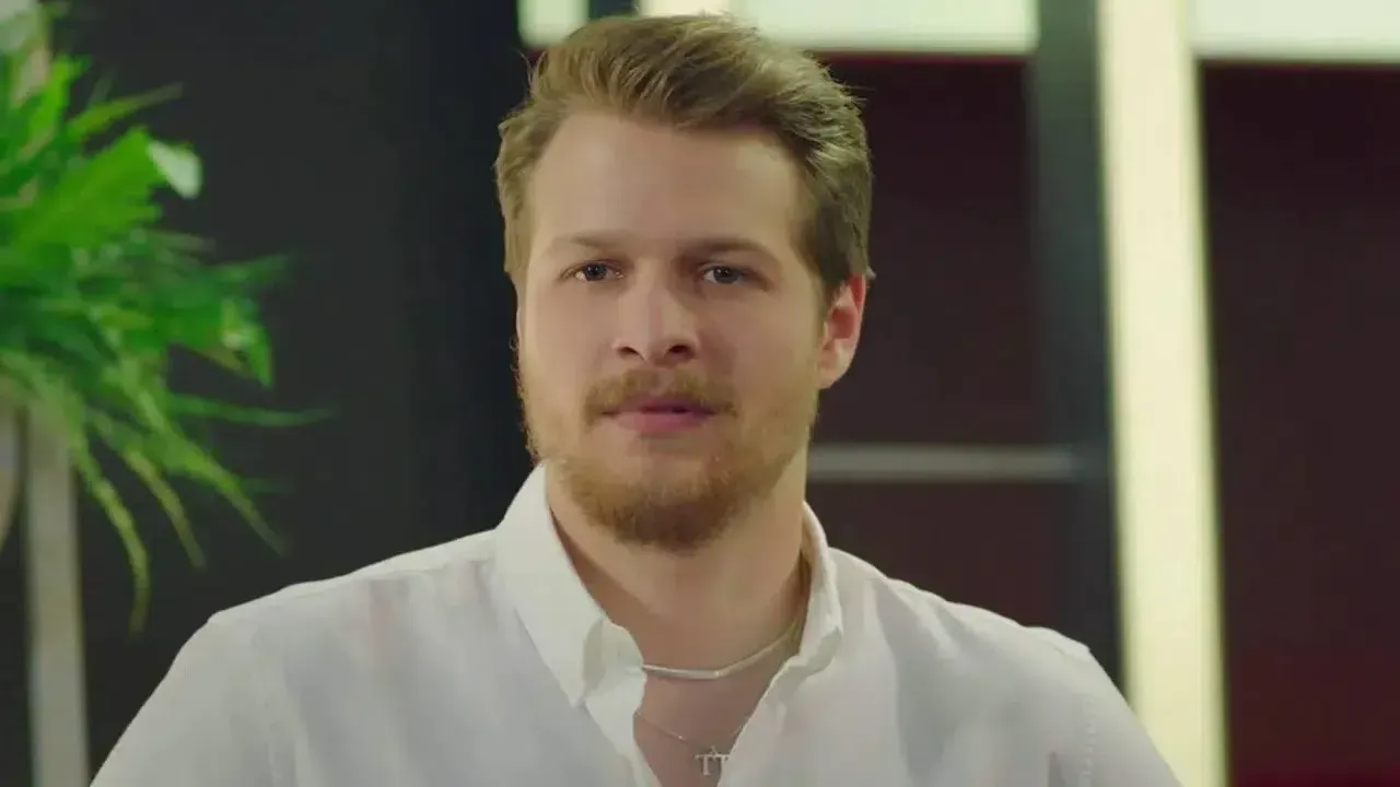 بوراک یورک (Burak Yörük) در نقش اوروچ فورتونا