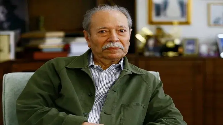 از علی نصیریان در مراسم یلدای مهان تجلیل شد