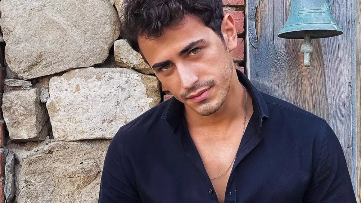 ۱. امین گوننچ در نقش آتش کاراهان