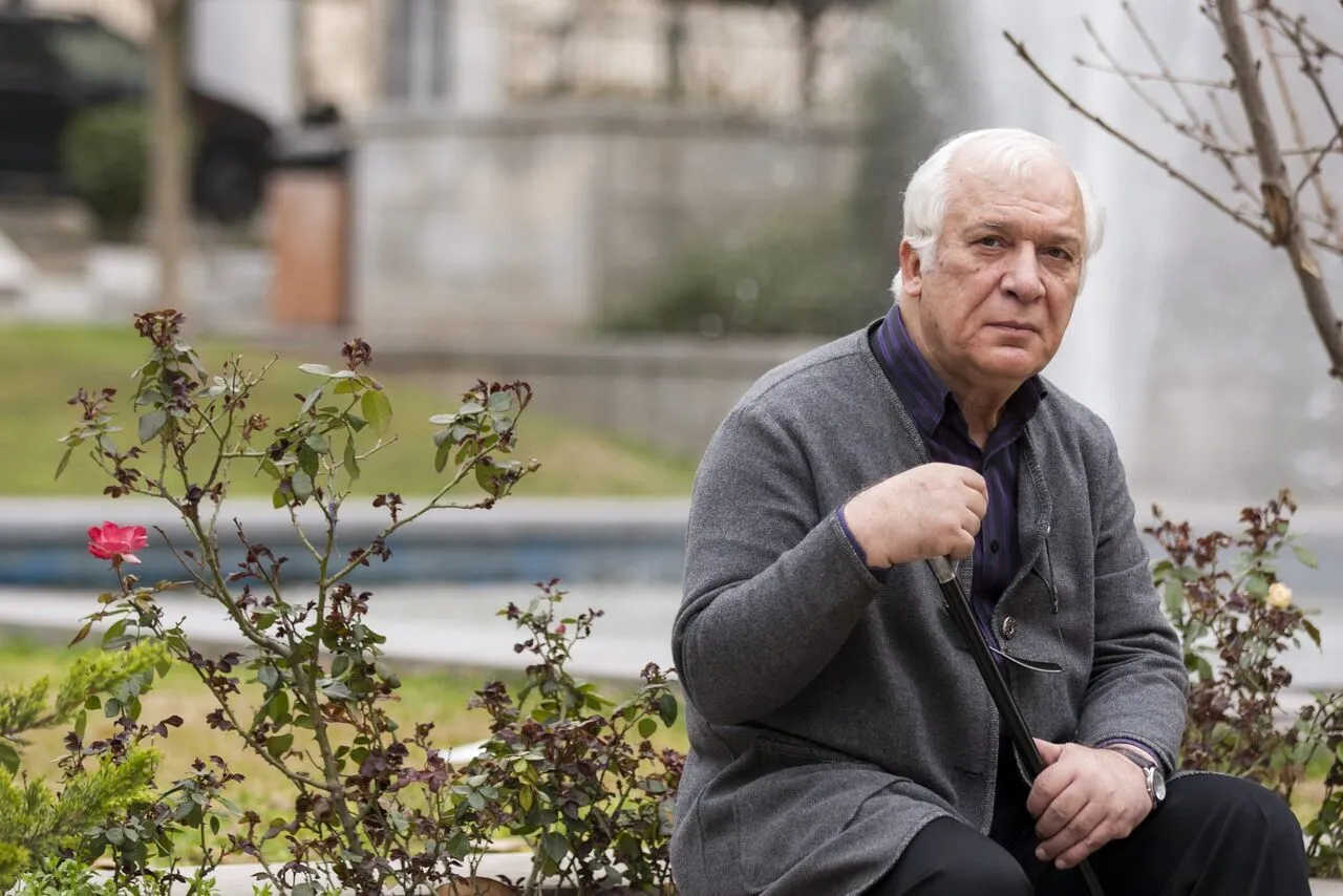 زنده‌یاد خسرو سینایی و ابعاد متفاوت هنری او | به بهانه تولدش