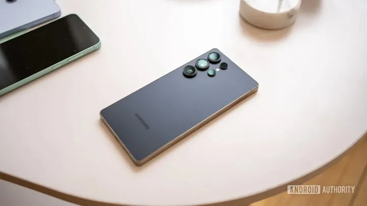 سامسونگ تا کجا می‌تواند «کپی-پیست» را ادامه دهد؟