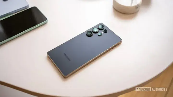 سامسونگ تا کجا می‌تواند «کپی-پیست» را ادامه دهد؟