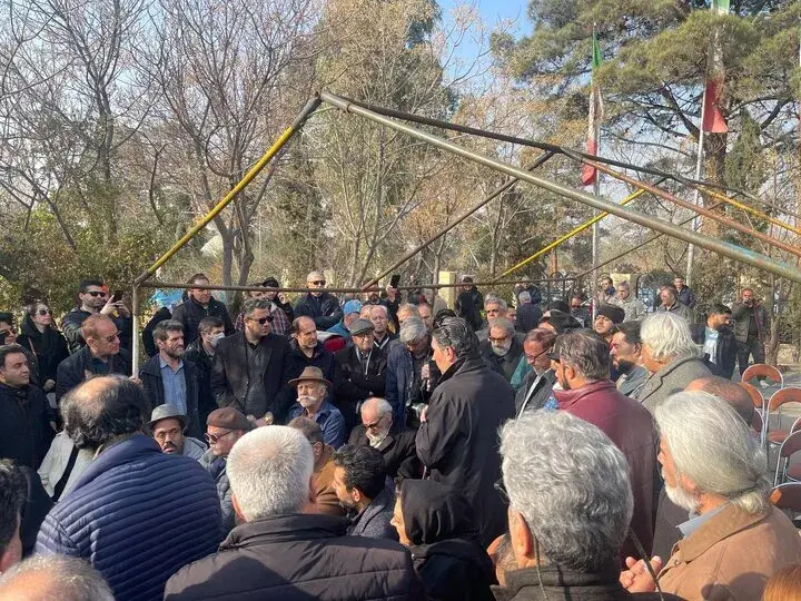 تصاویر مراسم خاکسپاری سعید پیردوست با حضور جمعی از هنرمندان  2