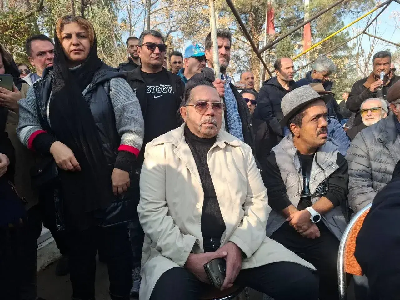 تصاویر مراسم خاکسپاری سعید پیردوست با حضور جمعی از هنرمندان  3