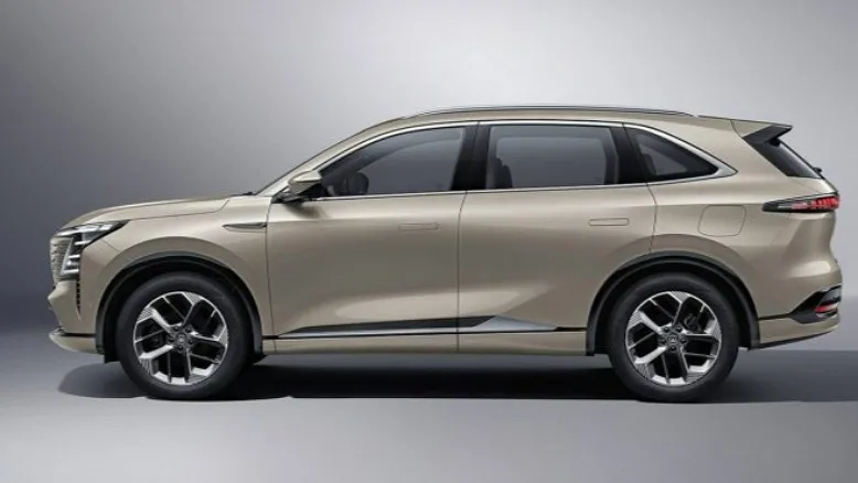 چانگان CS75 پلاس توانست رکورد گینس طولانی‌ترین مسافت پرش روی سطح یخی را بشکند