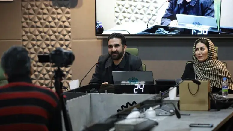 فیلم مستند «نور آمد» به روایت یک نمایشگاه نقاشی می‌پردازد