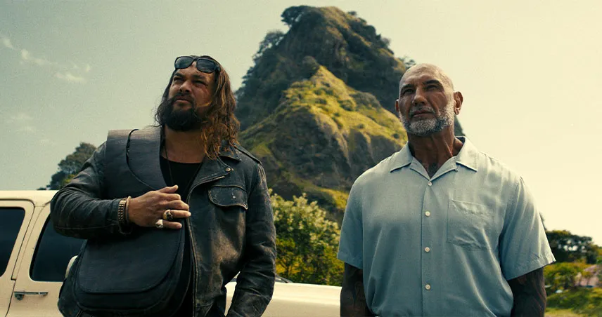 خلاصه فیلم خدمه خرابکار / داستان فیلم خدمه خرابکار