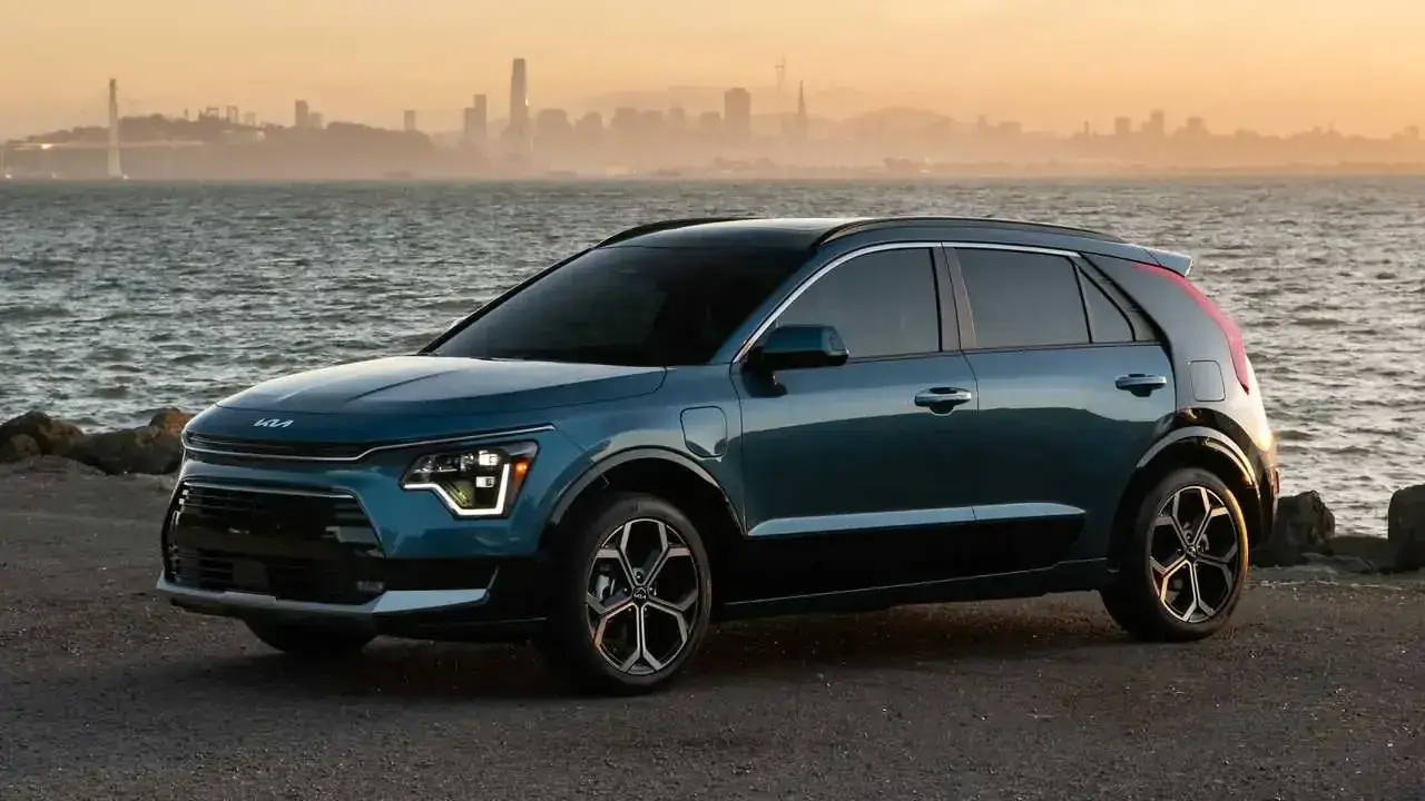 خداحافظی تلخ با فرزند ناتنی کیا؛ چرا Niro PHEV به سال ۲۰۲۶ نرسید؟