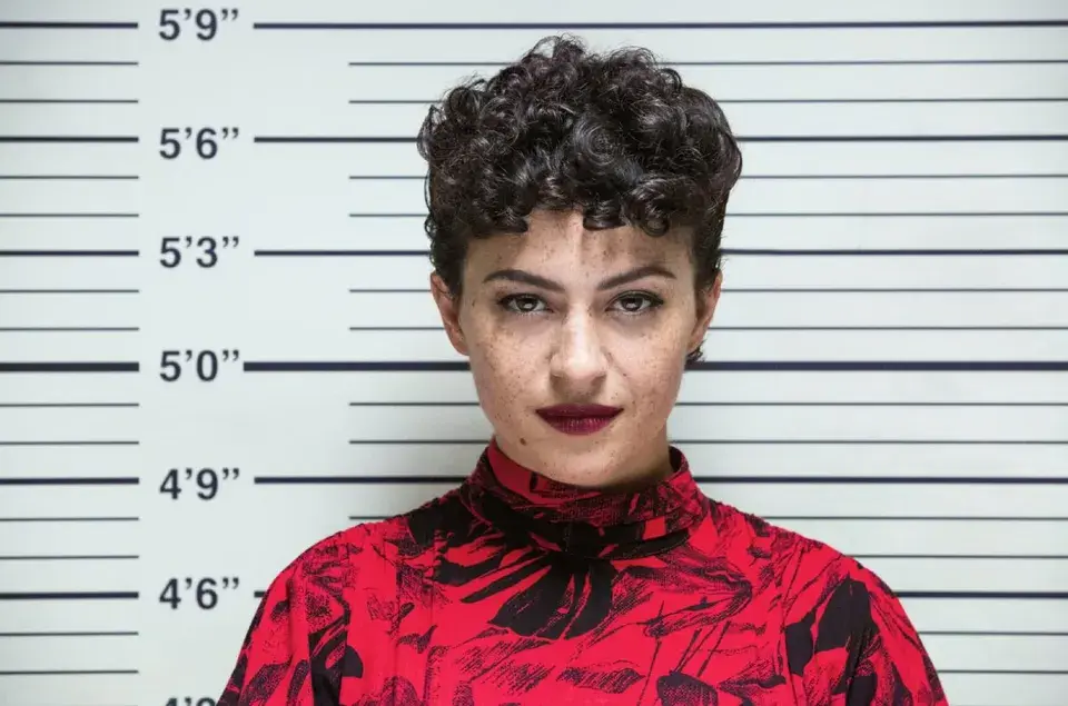 از کمدی تا جنون؛ راهنمای تماشای سریال غافلگیرکننده Search Party بر روی نتفلیکس 