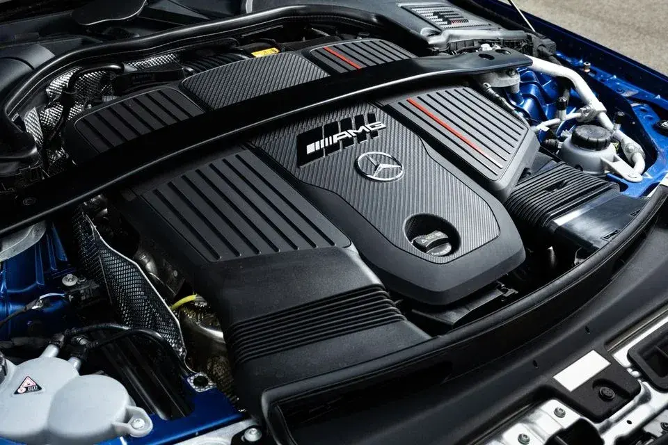 زلزله در افالترباخ؛ مرسدس بنز رسماً به شکست AMG C63 چهار سیلندر اعتراف کرد 