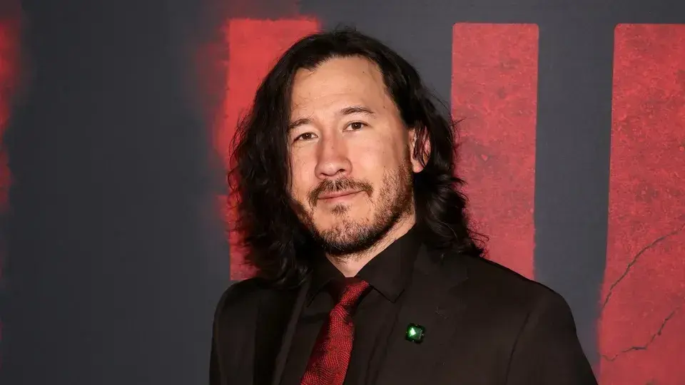 وحشت در اعماق اقیانوس خون؛ چرا «آیرون لانگ» به پدیده فرهنگی سال ۲۰۲۶ تبدیل شد؟ 