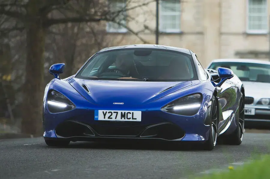 بحران سوپرکارها در سال ۲۰۲۶؛ چرا خودروهای هزار اسب بخاری در دنیای واقعی «بی‌مصرف» شده‌اند؟