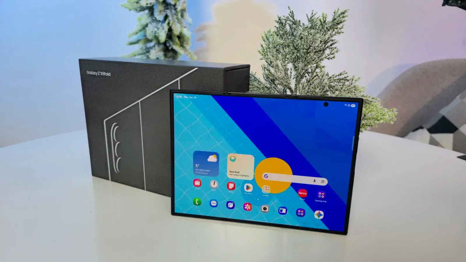 رکوردشکنی گلکسی زد ترای‌فولد؛ اتمام موجودی در ۵ دقیقه