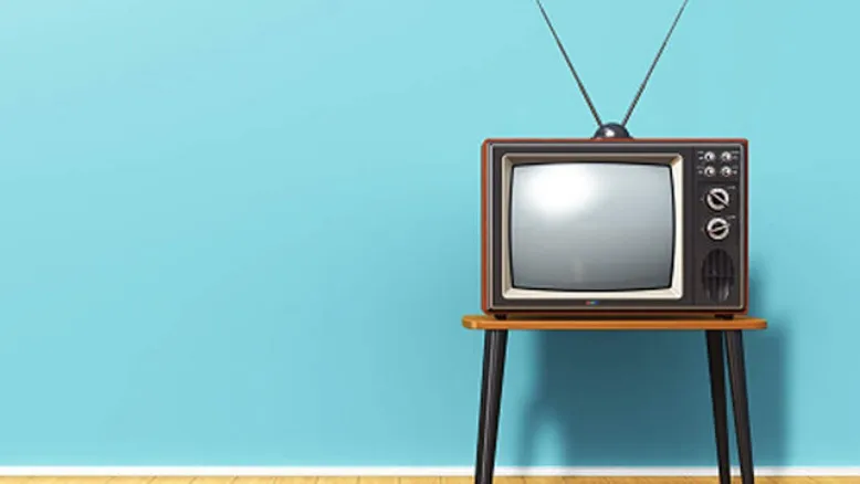 جدول کامل پخش فیلم‌های تلویزیون در امروز ۲۲ بهمن ۱۴۰۴ + ساعت و شبکه‌ها