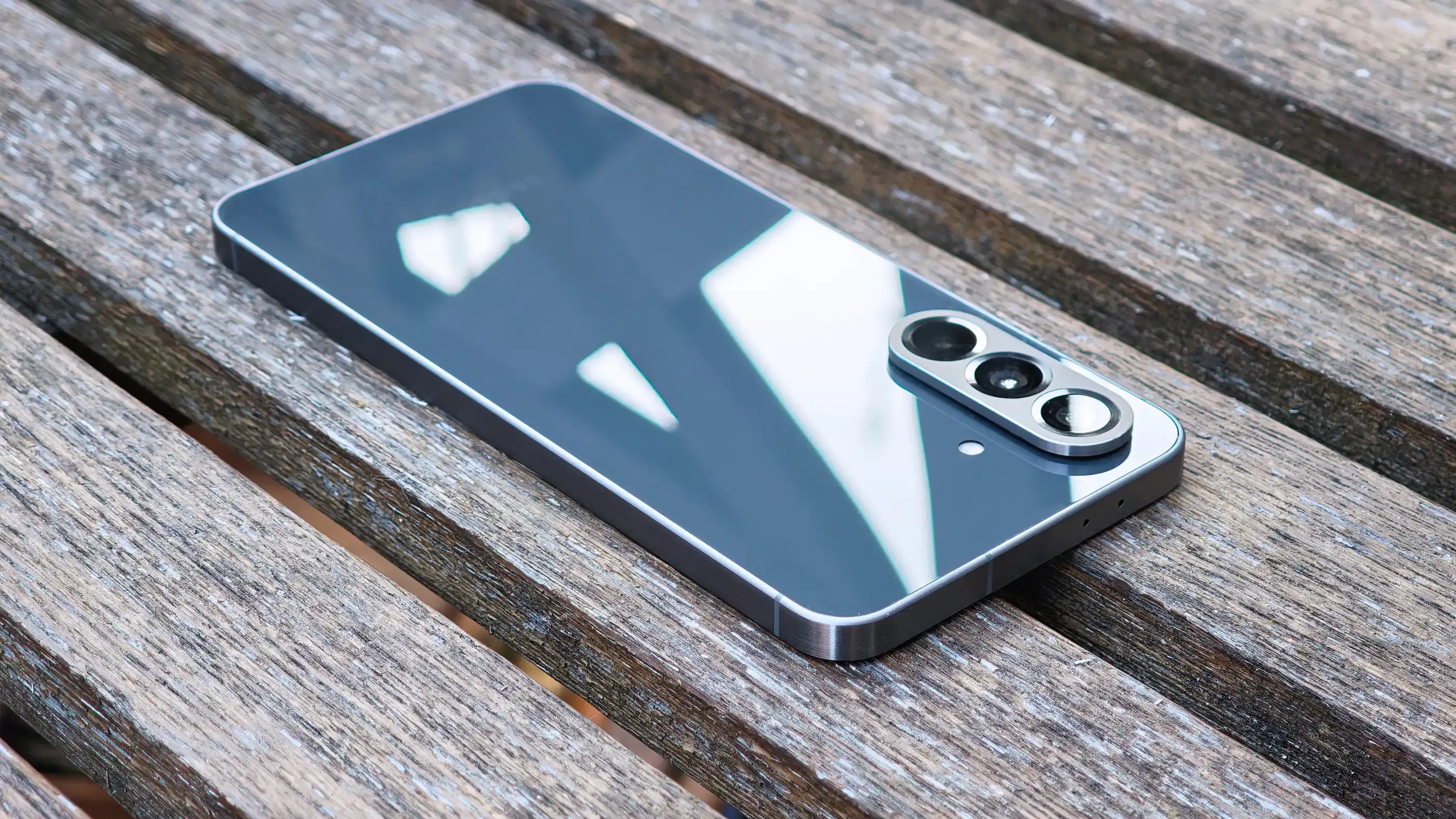 بهترین گوشی های میان رده از نظر باتری