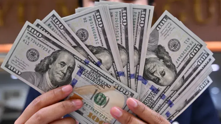 قیمت دلار امروز ۱ اسفند ۱۴۰۴؛ عبور از ۱۶۳ هزار تومان