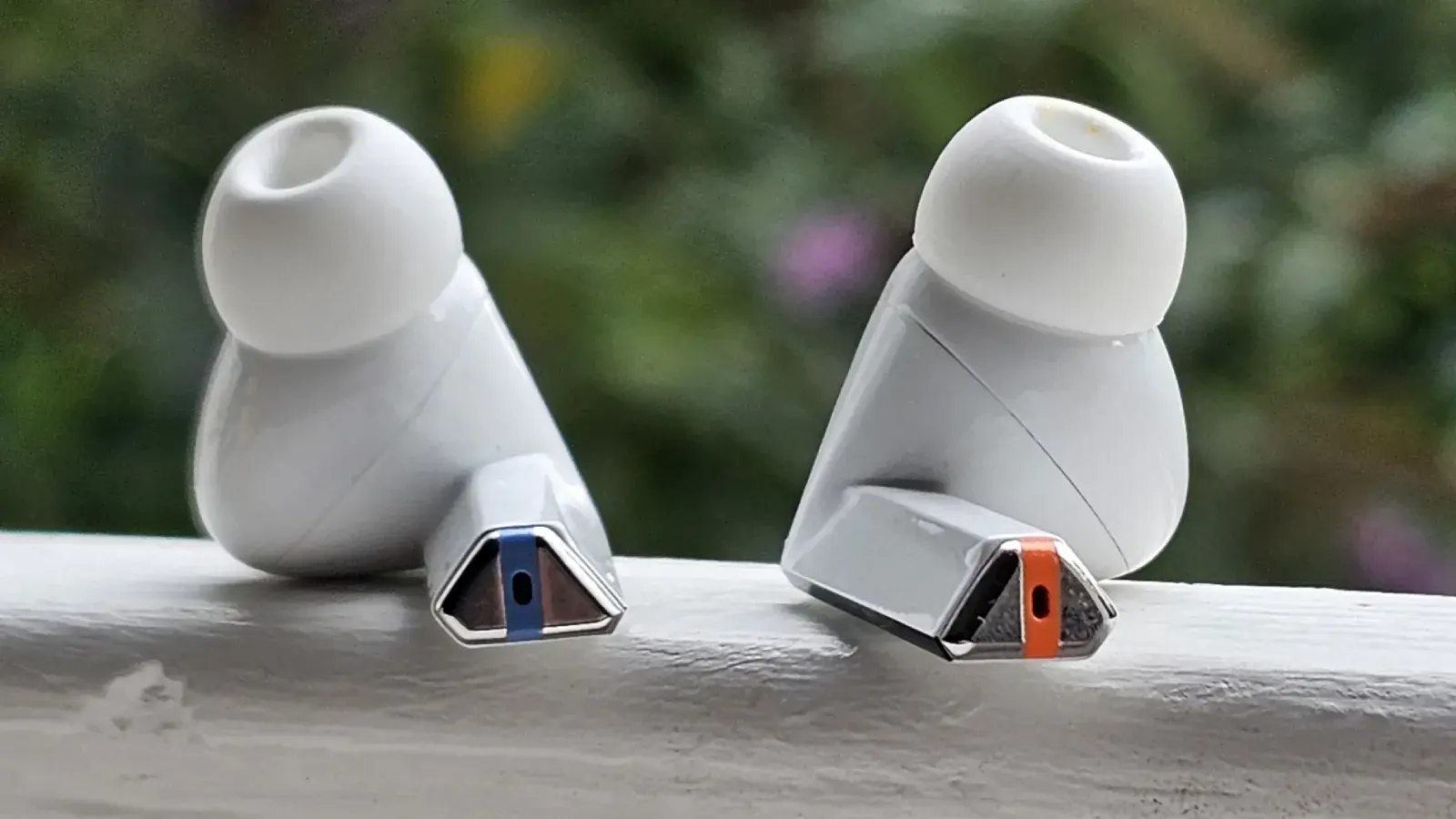 گلکسی بادز 4 پرو هوشمندتر از همیشه؛ ژست حرکتی و کنترل دوربین در هندزفری‌ سامسونگ