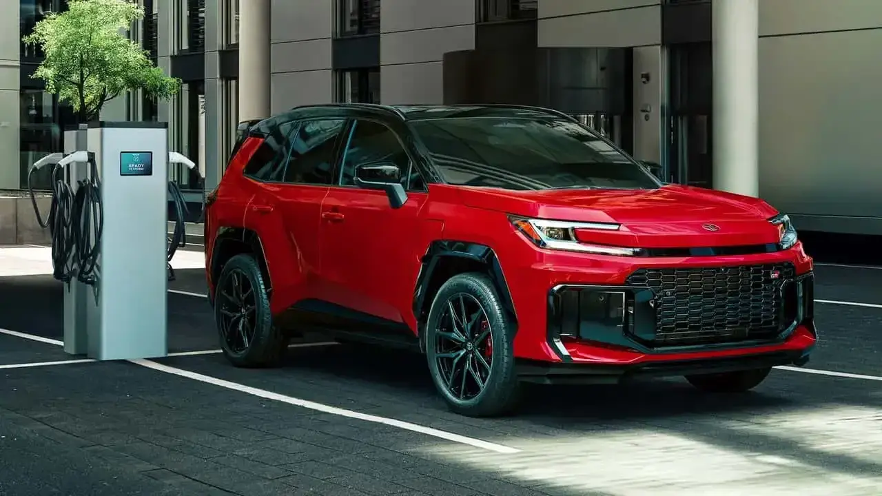 تویوتا RAV4 مدل ۲۰۲۶؛ فراتر از یک خودرو، نیروگاهی ۷ روزه برای خانه‌ی شما