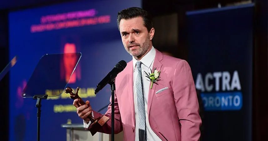 معرفی فیلم سینمایی نرمال