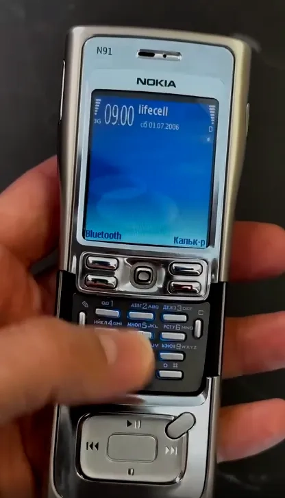 گوشی‌های قدیمی برندهای معتبر در گذر زمان | سفری به تاریخ موبایل