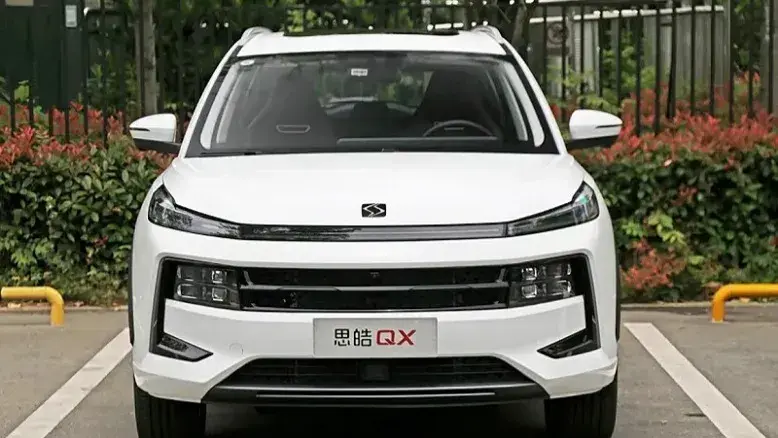 آغاز تحویل کی‌ام‌سی SR6؛ شاسی‌بلند ۱۷۱ اسب‌بخاری کرمان موتور وارد بازار شد