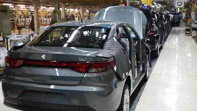 بازار خودرو وارد فاز نزولی شد؟ جدیدترین قیمت محصولات ایران‌خودرو