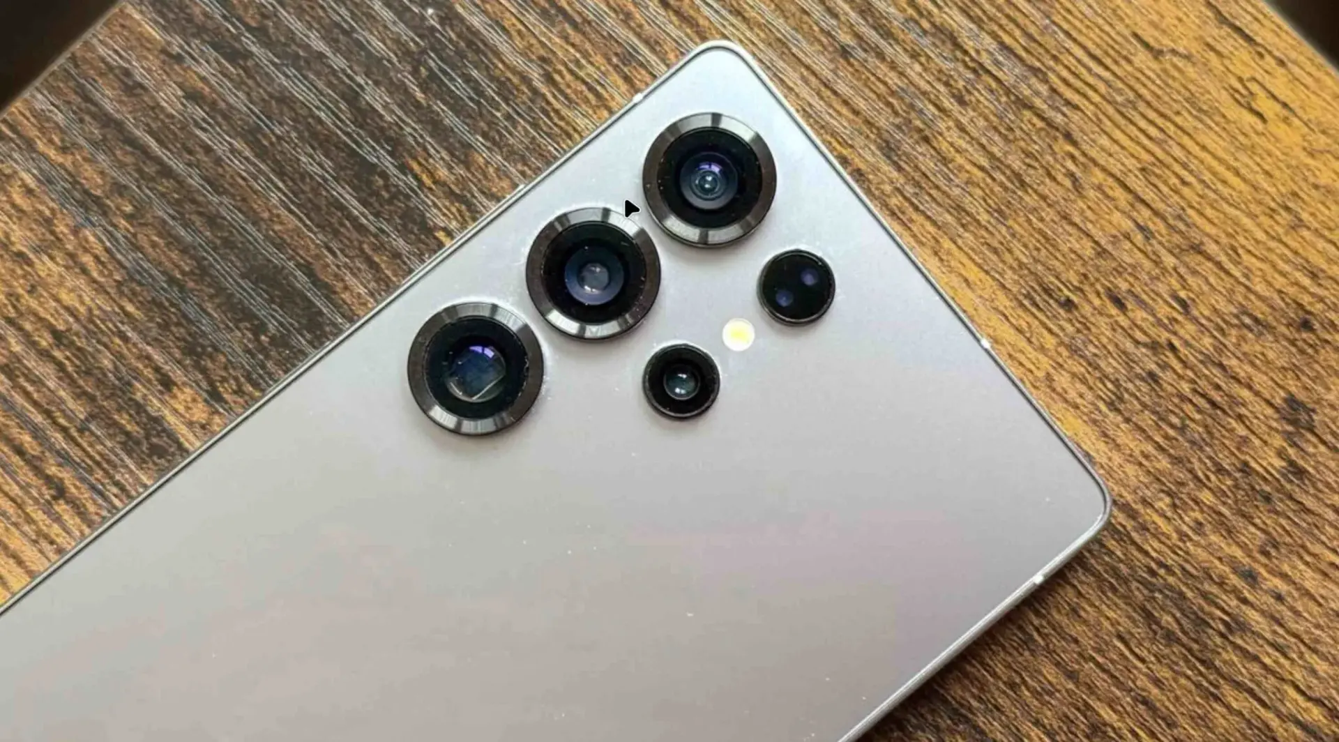 شایعه اضافه شدن یک مدل جدید پرو به سری S27