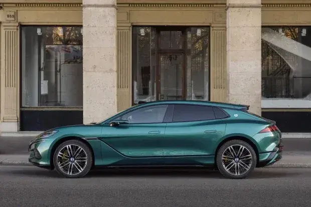 پرچمدار جدید بی‌وای‌دی در پاریس؛ دنزا Z9 GT با فناوری شارژ ۹ دقیقه‌ای آمد