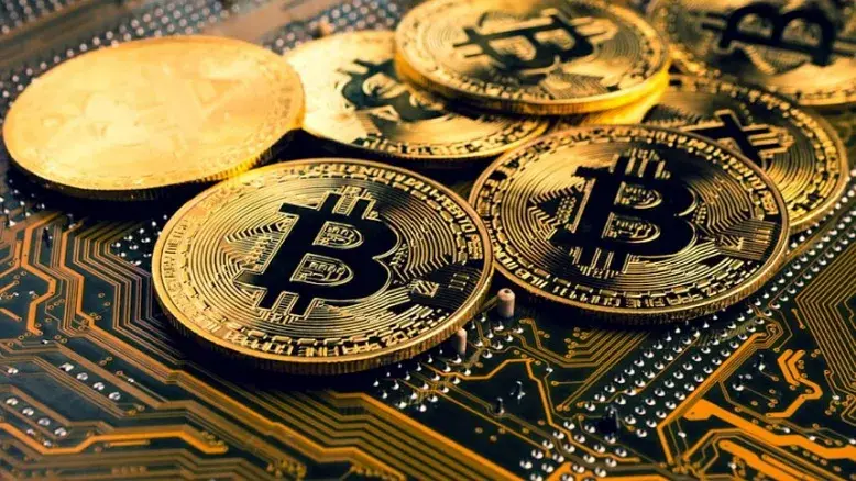 تثبیت بیت‌کوین در کانال ۷۶ هزار دلار | جدول کامل قیمت ارزهای دیجیتال