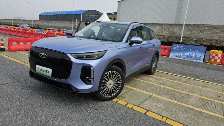 فونیکس F9 و ام‌وی‌ام X77 گران شدند؛ جهش ۲۹۳ میلیونی پرچمدار مدیران خودرو