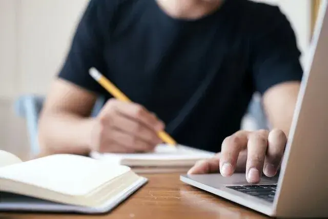 خبر مهم برای دانشجویان؛ مساعدت حداکثری اینترنتی دانشگاه تهران برای دفاعیه‌ها و کارهای آزمایشگاهی