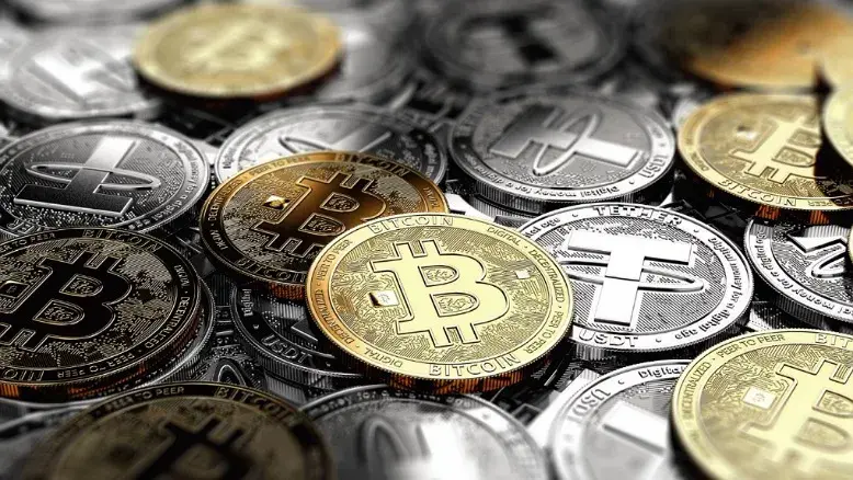 قیمت لحظه‌ای بیت‌کوین و اتریوم ۴ تیر ۱۴۰۵؛ بازار سبزپوش شد