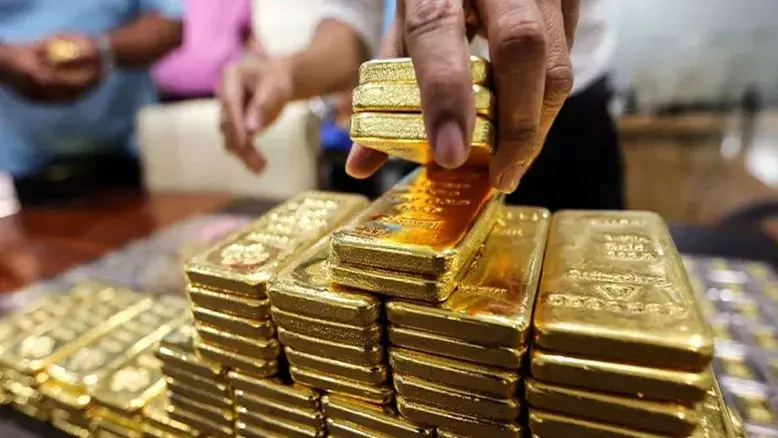 رشد قیمت طلا در پی تضعیف دلار؛ ثبت چهارمین کاهش هفتگی