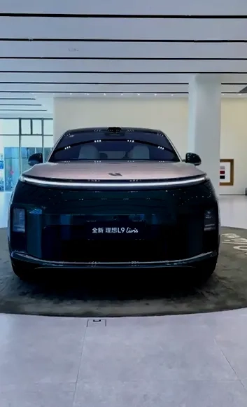 بررسی هیجان‌انگیز خودرو Li Auto L9 Livis مدل ۲۰۲۷ | تعریف جدید از لوکس بودن در دنیای خودروها