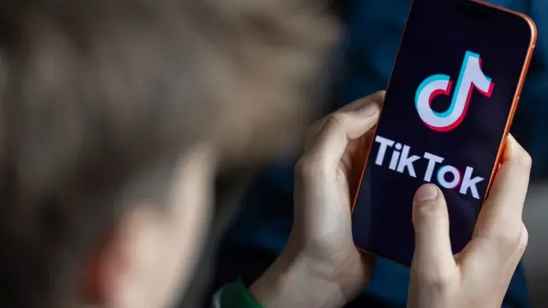TikTok زیر ذره‌بین بریتانیا؛ احتمال جریمه سنگین به‌دلیل ضعف در تشخیص سن کاربران