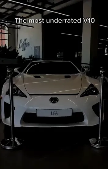 شاهکار فراموش‌شده جاده‌ها | چرا لکسوس Lexus LFA فراتر از یک خودروی معمولی است؟