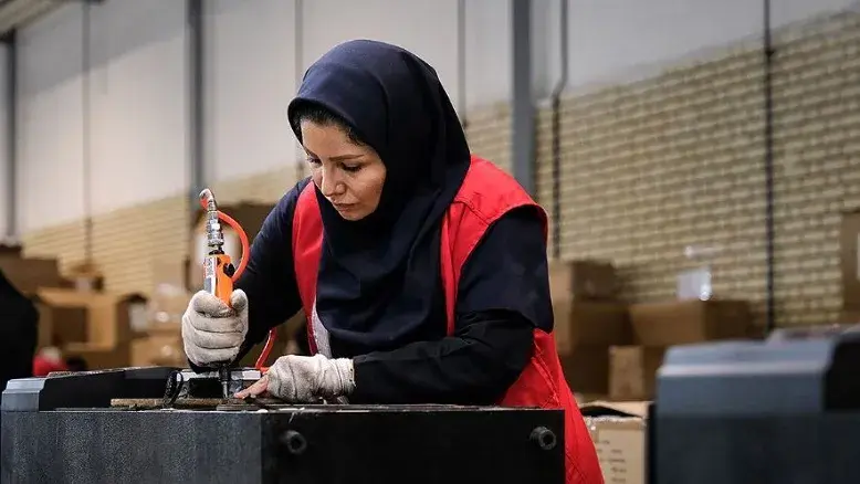 گام بزرگ دولت برای حذف واسطه‌ها؛ آغاز پرداخت مستقیم حقوق ۷۰۰ هزار نیروی شرکتی
