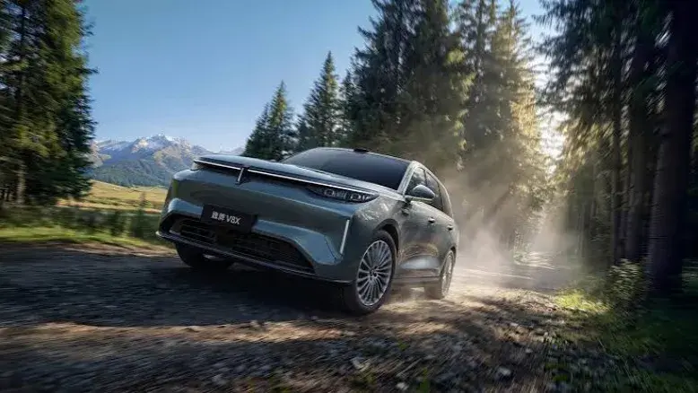 غول هیبریدی گریت‌وال معرفی شد؛ قدرت ۶۷۰ اسب‌بخاری Wey V8X