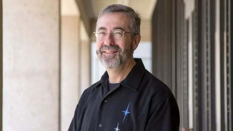 پایان ۴۴ سال افسانه‌سازی؛ وارن اسپکتور بازنشسته شد