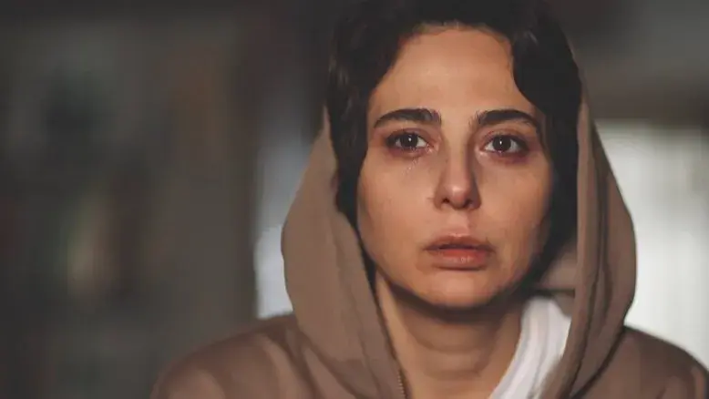 نگاهی به نخستین تصویر از رعنا آزادی‌ور در فیلم «فیل»