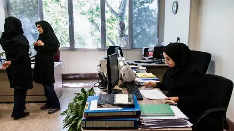 دستورالعمل جدید دورکاری دولت؛ چه کسانی اجازه دارند از خانه کار کنند؟