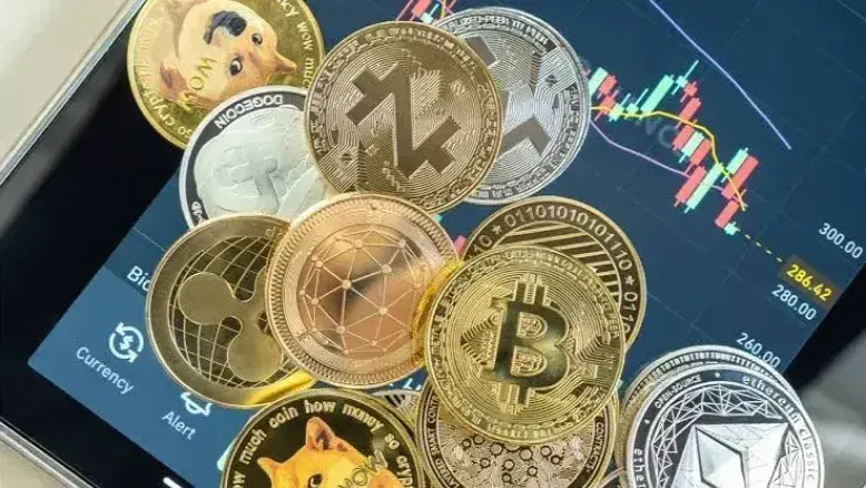 بازار رمزارزها ۶ مهر ۱۴۰۵؛ بیت‌کوین در مسیر اصلاح و صعود خیره‌کننده چین‌لینک