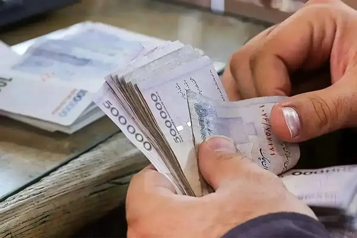 تعیین‌تکلیف افزایش حقوق کارمندان و بازنشستگان در لایحه بودجه آذرماه