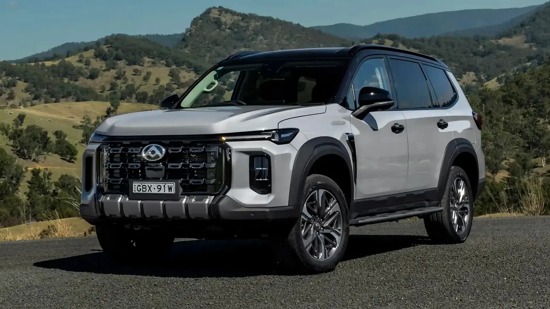 بازگشت قدرتمند LDV D90 به بازار؛ شاسی‌بلند هفت‌نفره با موتور جدید و توان یدک‌کشی بالا