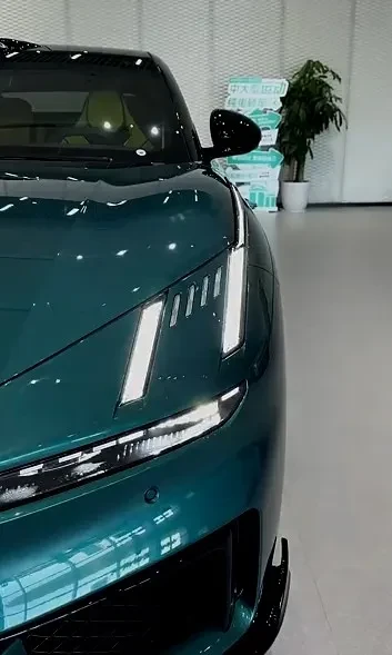 غول الکتریکی جدید جیلی از راه رسید | معرفی Lynk & Co 10+ EV مدل ۲۰۲۶ با قدرت و تکنولوژی خیره‌کننده!